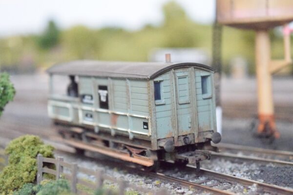 Glue 'n' Glaze - Image 4